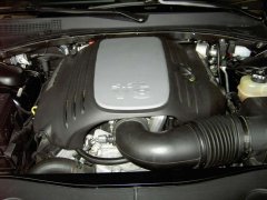 Dodge-Charger-57-Motorraum-II-Autogas.jpg